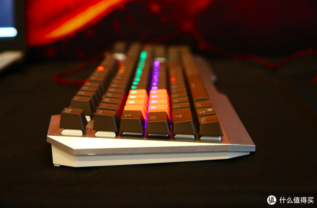 红外光开闭代替金属触点：双飞燕旗下血手幽灵推出LK光轴技术键盘