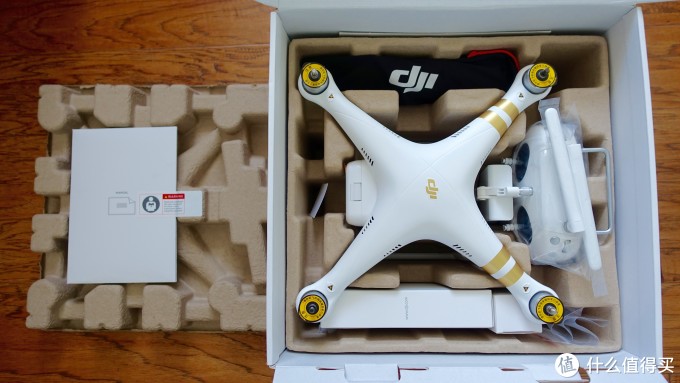会飞的照相机:DJI Phantom3 Professional 大疆精灵3 专业版无人机
