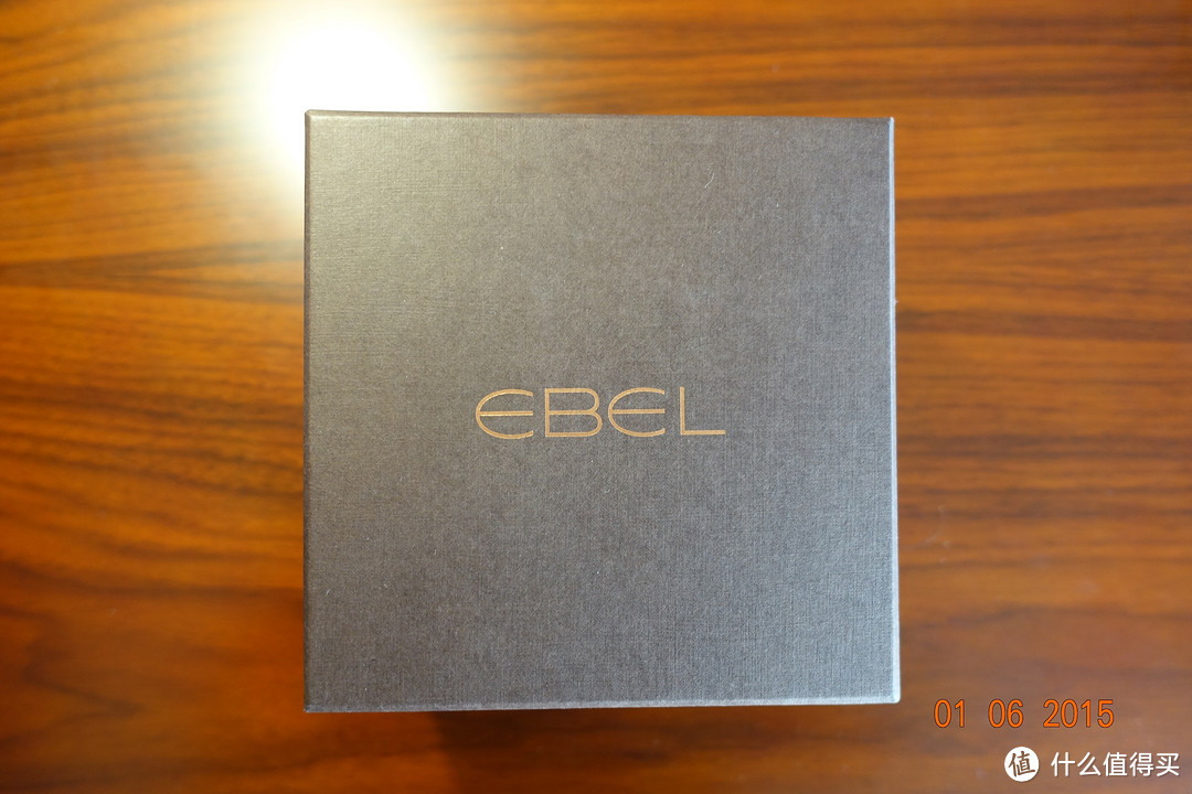 一块珠圆玉润的小众好表：Ebel 玉宝 Classic Hexagon 双历动显机械腕表