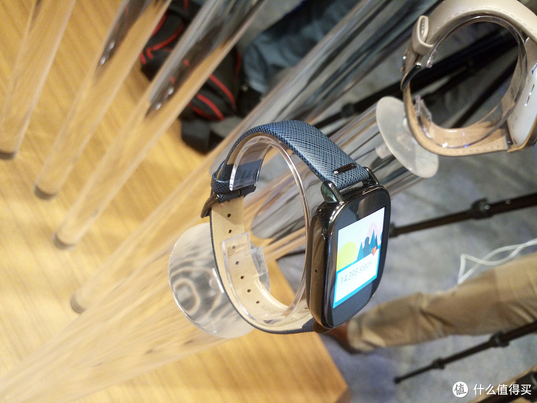 2种尺寸18种风格：ASUS 华硕 曝光 ZenWatch 2 智能手表