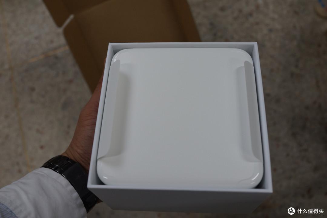 终于等到你:42MM 深空灰钢链式 Apple Watch