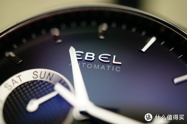 一块珠圆玉润的小众好表：Ebel 玉宝 Classic Hexagon 双历动显机械腕表