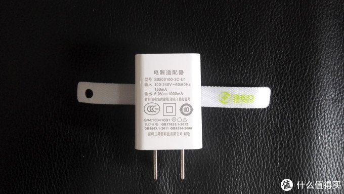 看家、逗娃、直播、偷看样样齐全——360小水滴智能摄像头评测