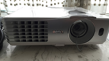 未布线投影安装的那些事：从BenQ 明基 W1070+ 投影机说起