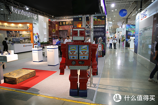 一场玩灯的盛宴：COMPUTEX 2015 台北电脑展 产品汇总