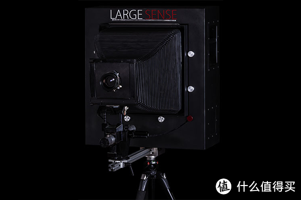 9 x 11英寸大底你怕不怕：LargeSense 研发 8 x 10 大画幅数码相机