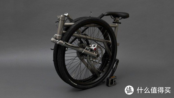 折叠后仅有车轮大小：Helix Folding Bike 折叠自行车