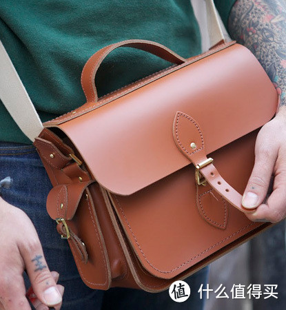 “剑桥”史上最正男款：Cambridge Satchel 2015 春夏新款男包