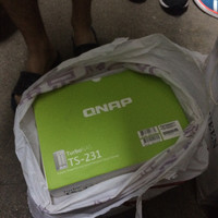 威联通 TS-231 NAS存储外观展示(适配器|机身|支架)