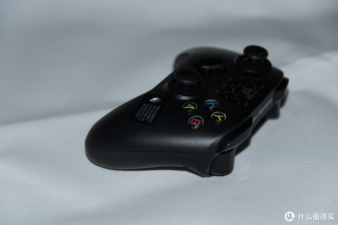 一物两用的飞智黑武士x9无线体感游戏手柄