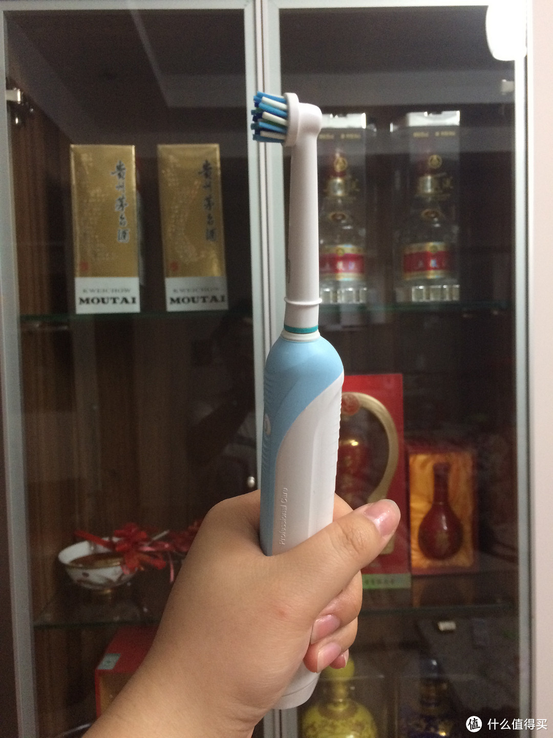 献给我的第一次震动：Oral-B 欧乐B D16.523U 600 3D智能电动牙刷