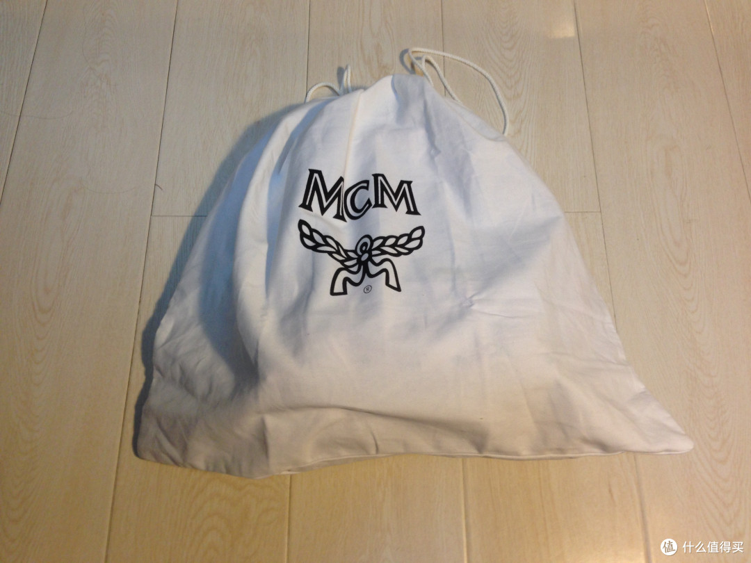 韩国免税店购入 MCM 新款 粉嫩双肩背包