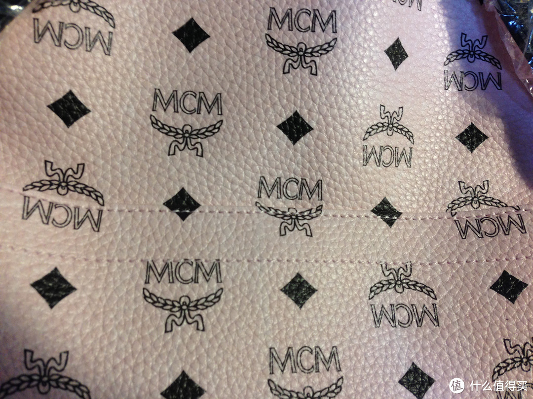 韩国免税店购入 MCM 新款 粉嫩双肩背包
