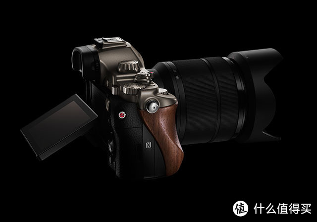 木质手柄版A7R：HASSELBLAD 哈苏 发布旗下首款全幅E卡口无反 Lossu