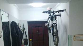 节省空间：IBERA 单车墙壁挂架