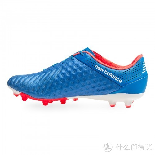 携跑鞋经验进军足球：new balance 发布 Visaro 和 Furon 足球鞋