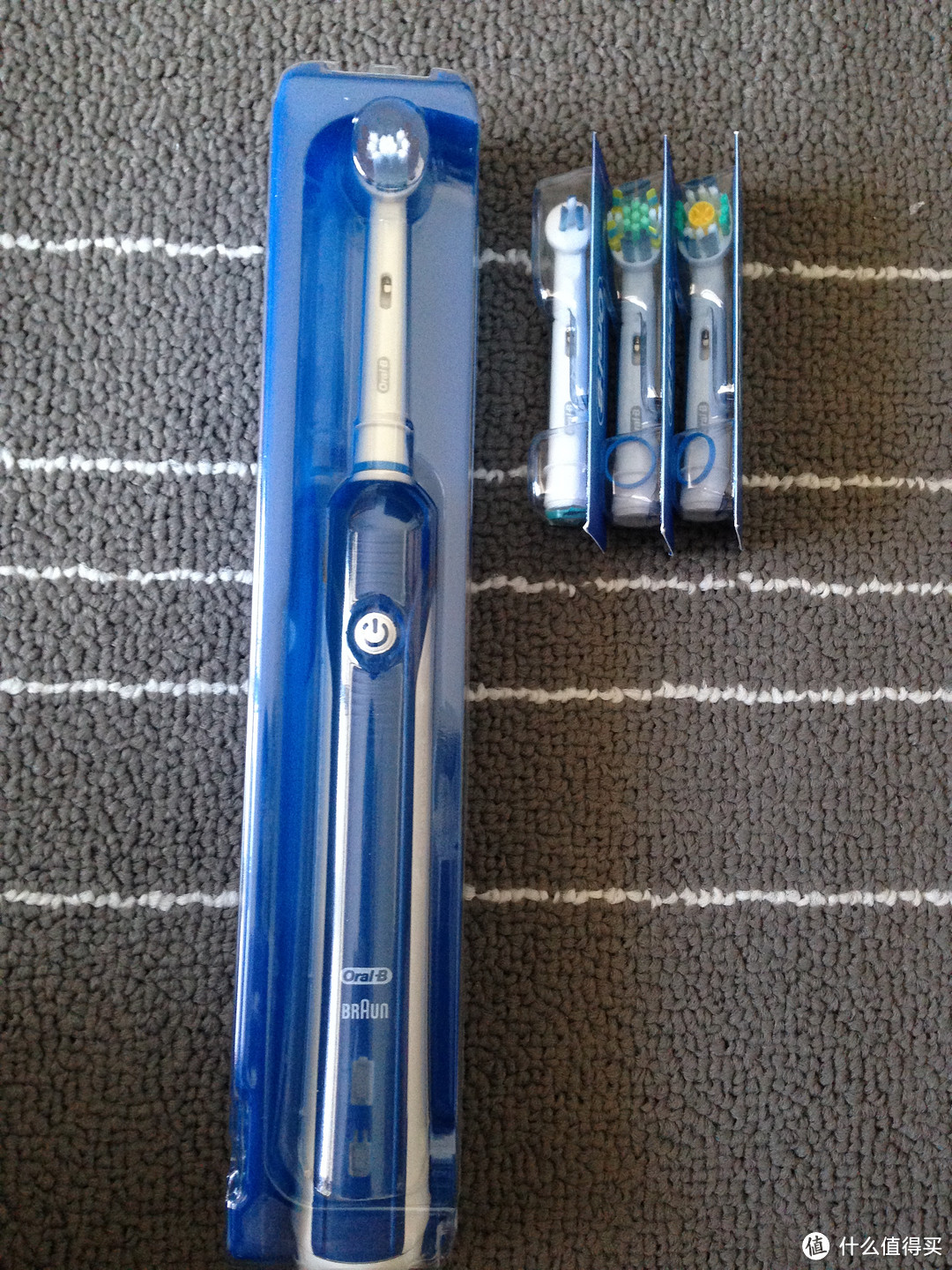 618惊喜的生日礼物：kindle paperwhite & Oral-B 欧乐B 电动声波牙刷 Oral-B 3000