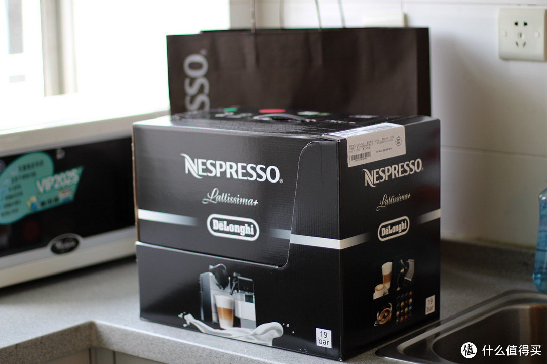 终极懒惰重度咖啡爱好者的不二选择 — Nespresso Lattissima+ 胶囊咖啡机开箱作业