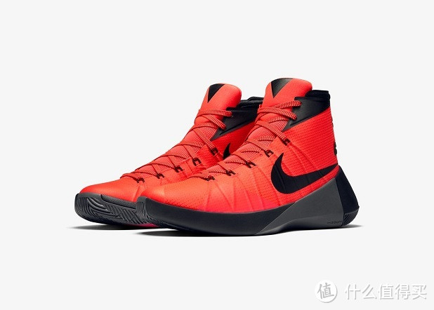 无缝一体成型鞋面 + 分离式Zoom Air气垫：NIKE 发布 Hyperdunk 2015 篮球鞋