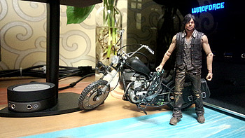 《行尸走肉》弩哥和他的摩托车：McFarlane Toys The Walking Dead TV Deluxe Box Set