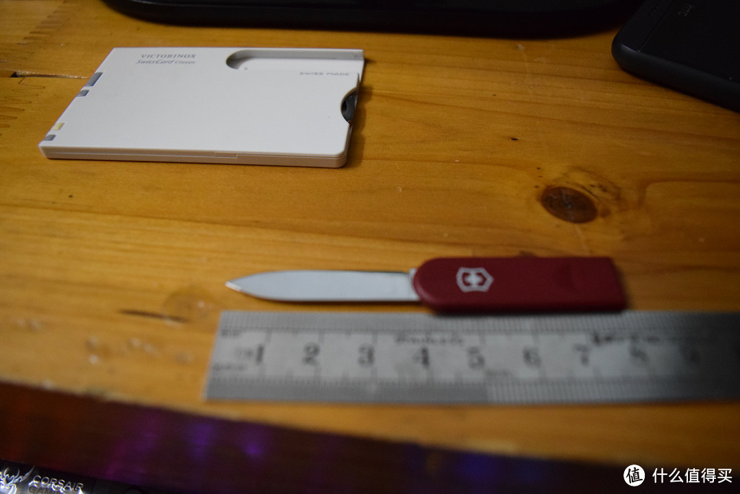 并没有军刀好：VICTORINOX 维氏瑞士军刀卡系列0.7107白+红刀