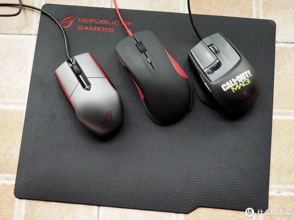 信仰补完计划 — ASUS 华硕 ROG SICA鼠标 & Whetstone 鼠标垫开箱评测