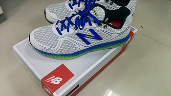 New Balance Fresh Foam系列 男 避震跑步鞋 M980WB