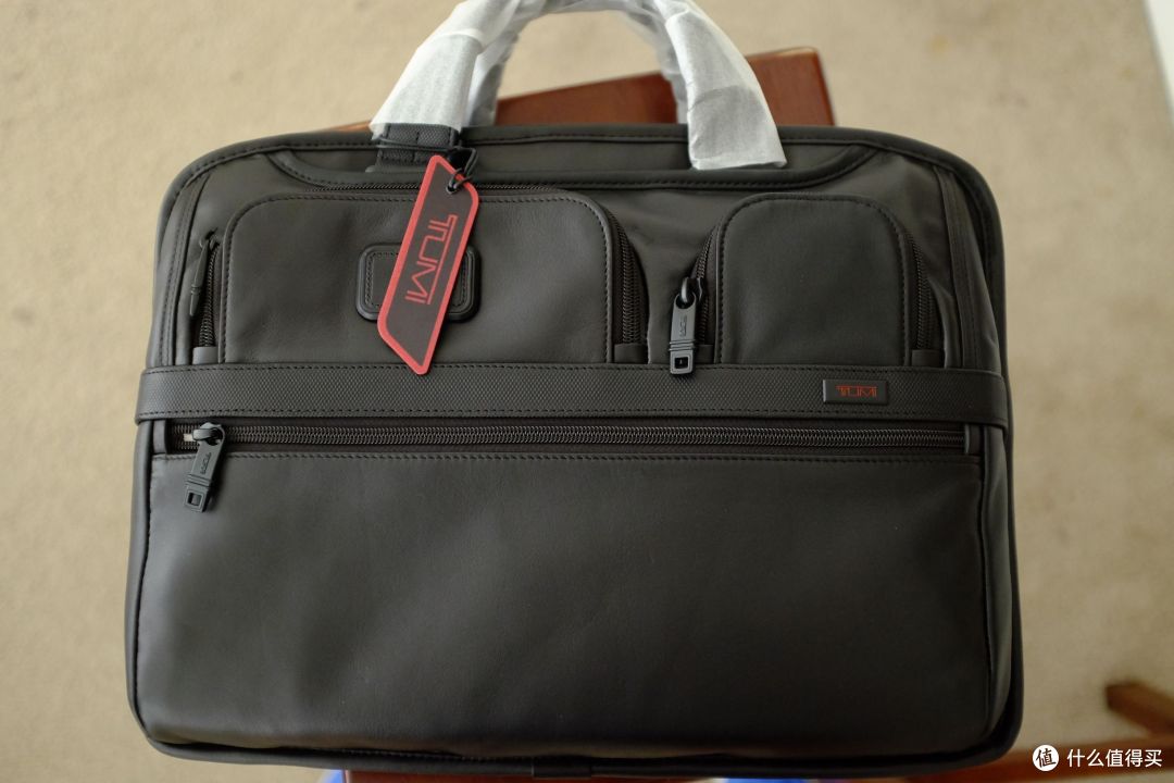 自曝自晒 TUMI 塔米 ALPHA 2 T-PASS MEDIUM SCREEN LAPTOP SLIM 男款真皮商务公文包