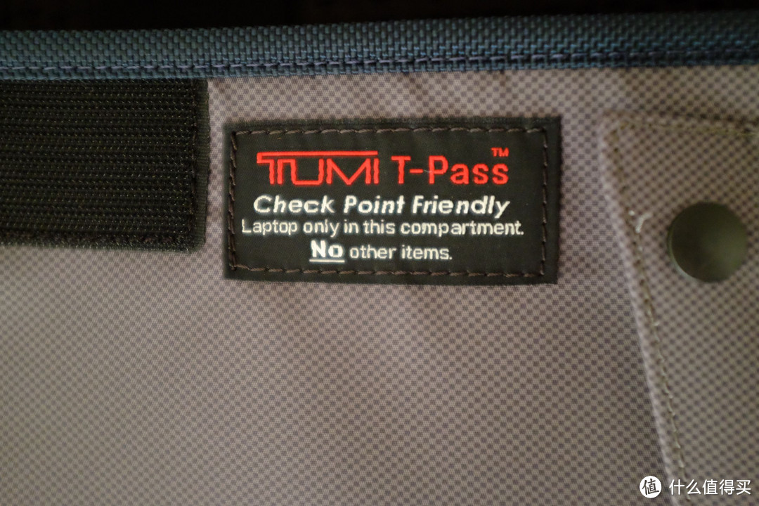 自曝自晒 TUMI 塔米 ALPHA 2 T-PASS MEDIUM SCREEN LAPTOP SLIM 男款真皮商务公文包