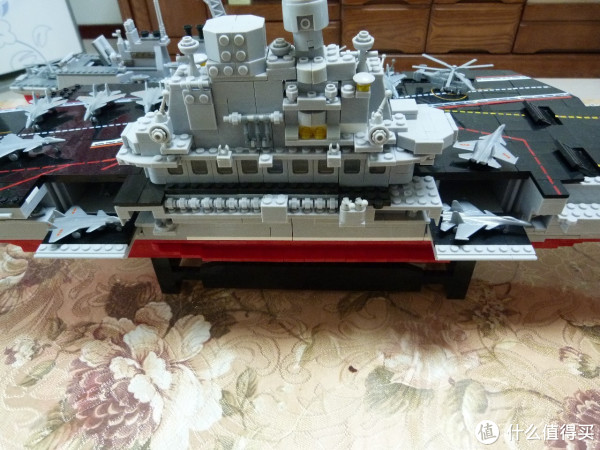 国产类乐高:快乐小鲁班 辽宁号航空母舰编队
