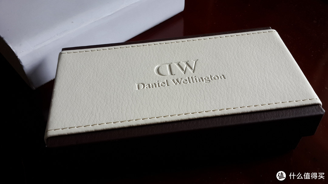 Daniel Wellington 丹尼尔•惠灵顿 0900DW 腕表开箱 及与 FOSSIL ES3083 腕表简单对比