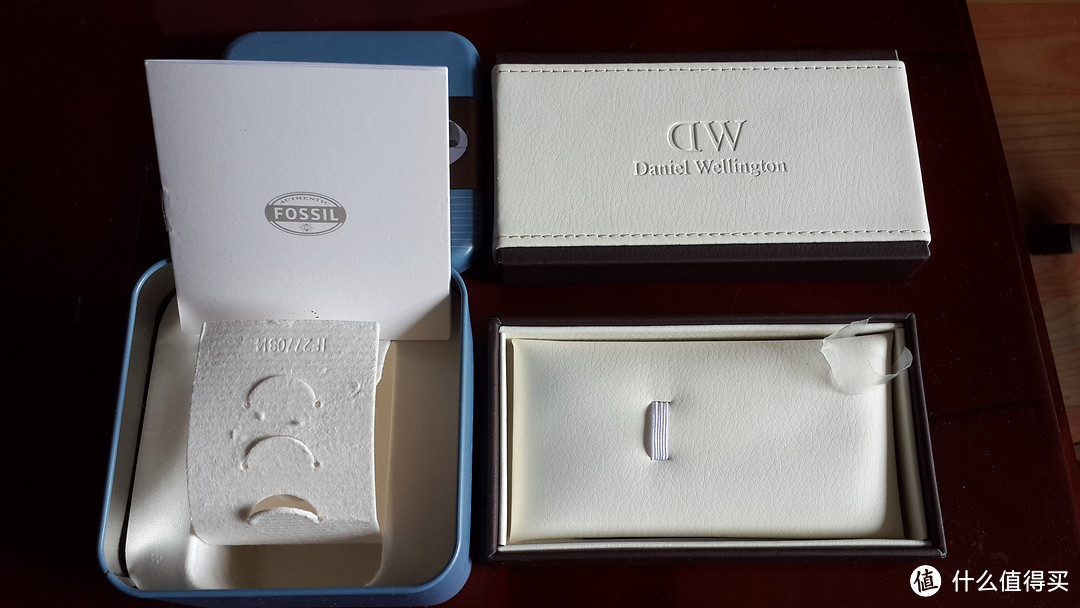 Daniel Wellington 丹尼尔•惠灵顿 0900DW 腕表开箱 及与 FOSSIL ES3083 腕表简单对比