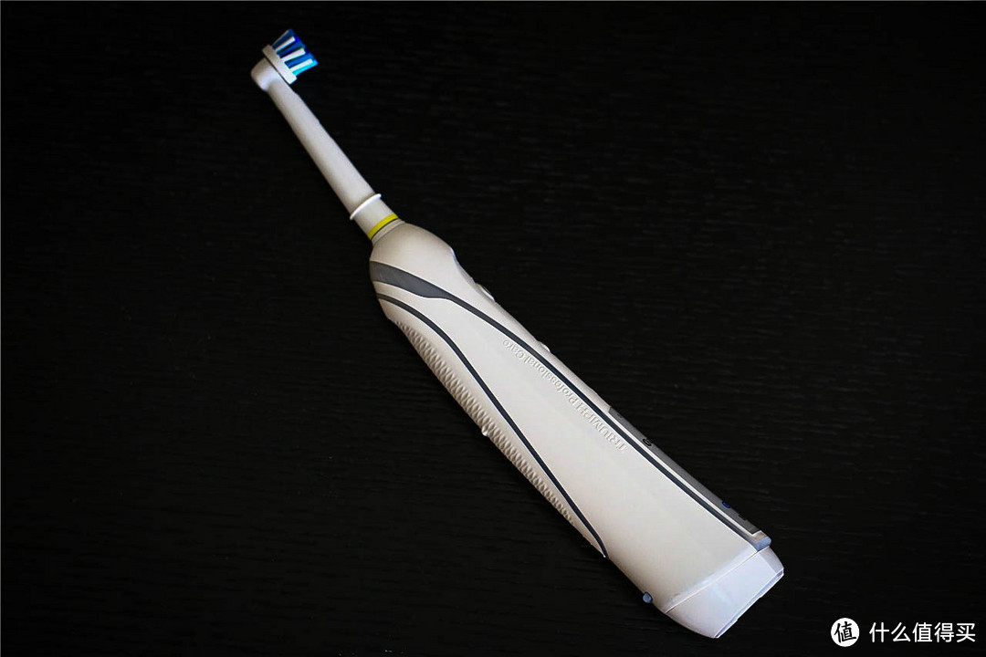 我的第一把电动牙刷 — Oral-B 欧乐-B Pro5000
