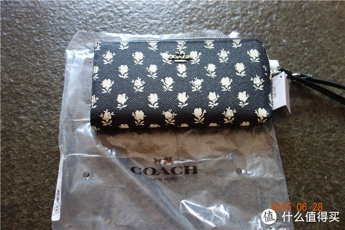 伐开心，买包包！GUESS RIKKI 斜挎包、Quinn 钱包 & Coach 寇驰 Print Crossgrain 钱包