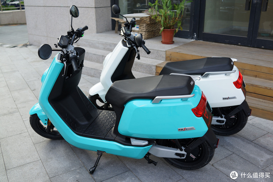 到站秀第4弹小牛电动n1智能电动踏板车