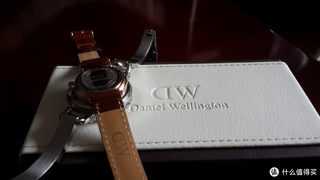 Daniel Wellington 丹尼尔•惠灵顿 0900DW 腕表开箱 及与 FOSSIL ES3083 腕表简单对比