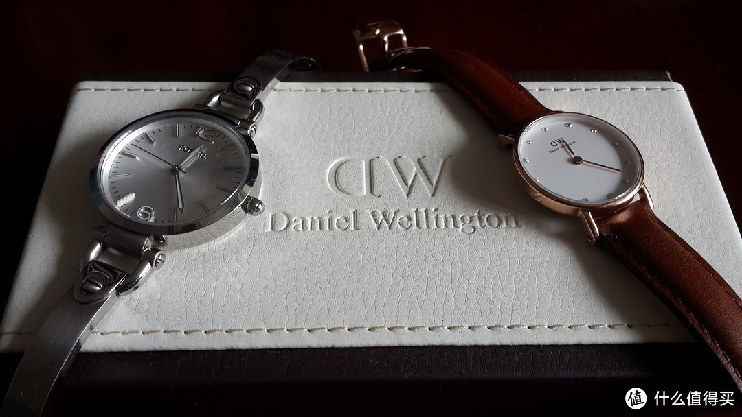 Daniel Wellington 丹尼尔•惠灵顿 0900DW 腕表开箱 及与 FOSSIL ES3083 腕表简单对比