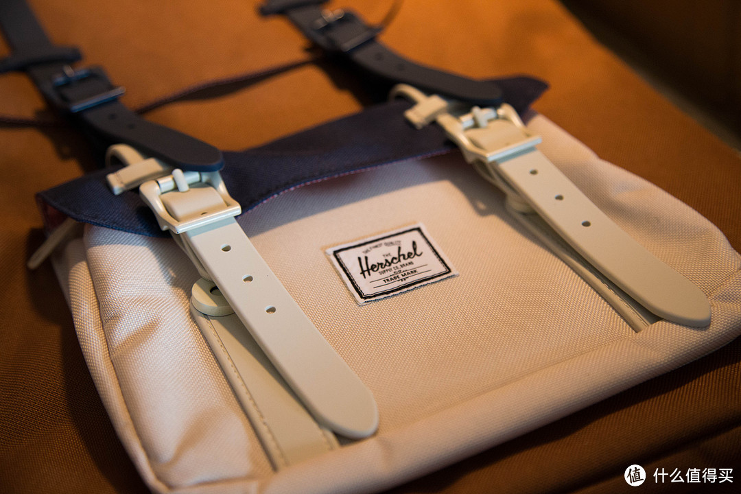 复古潮经典：Herschel Supply Co. Little America 双肩背包