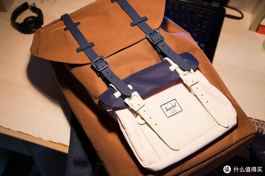 复古潮经典：Herschel Supply Co. Little America 双肩背包