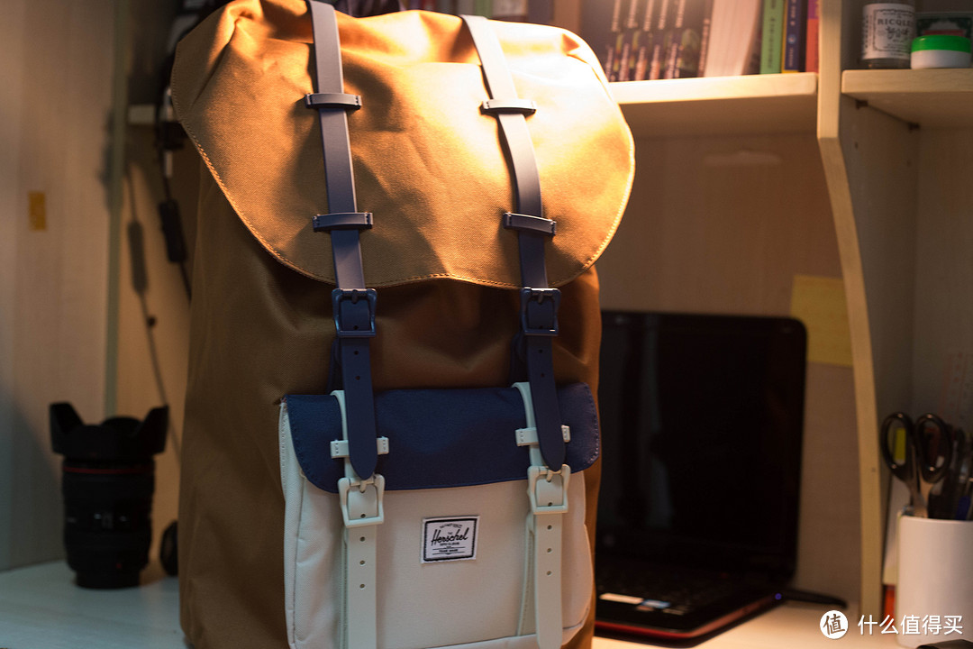 复古潮经典：Herschel Supply Co. Little America 双肩背包