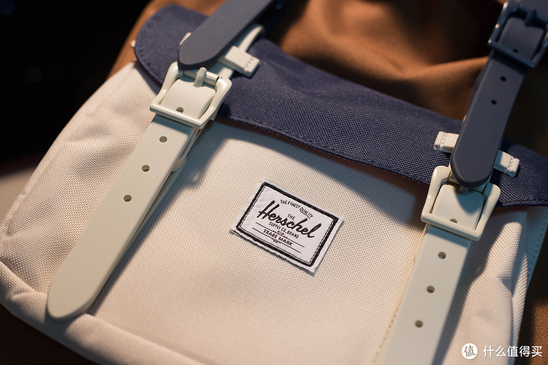 复古潮经典：Herschel Supply Co. Little America 双肩背包