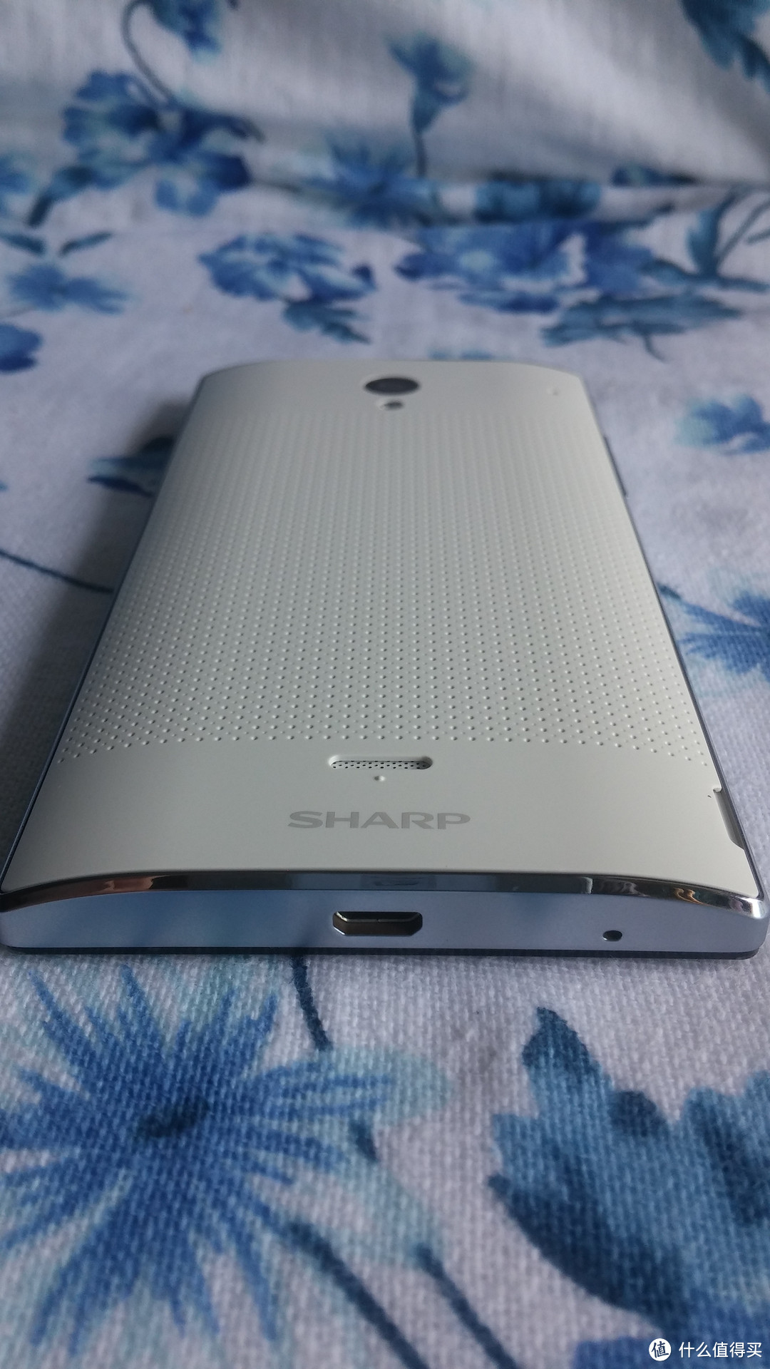 視覺欺騙的佳作——sharp 夏普 aquos crystal 電信4g智能手機