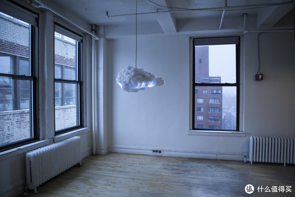室内也能电闪雷鸣：自带雷暴云效果的 Cloud吊灯 开卖