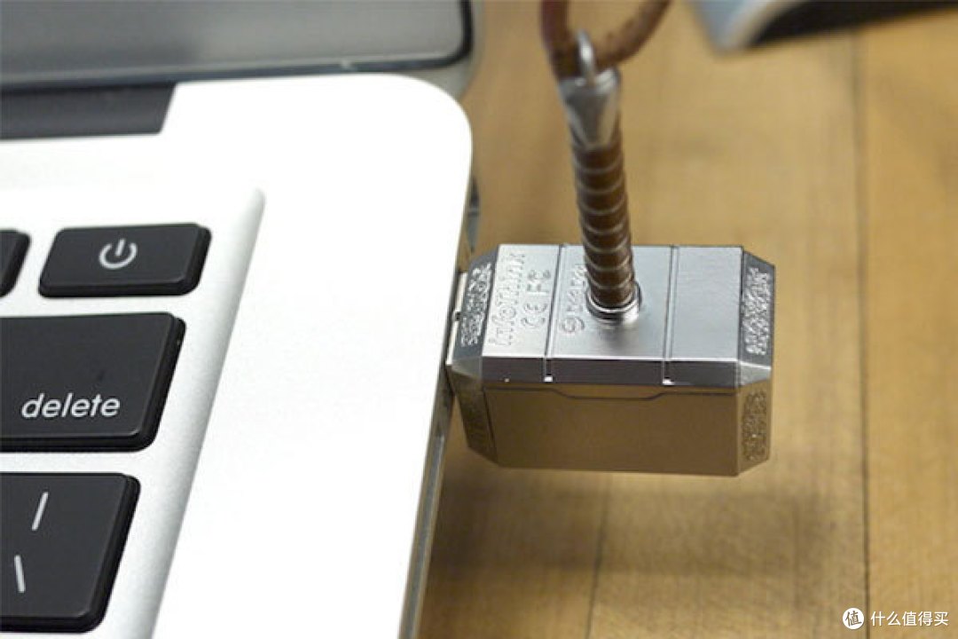 配备USB 3.0接口 + 防水防震:InfoThink 推出 复仇者联盟 雷神之锤 随身U盘