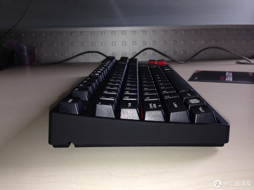 半价大F与大F亲兄弟的对决！CoolerMaster 酷冷至尊 烈焰枪 87 & Leopold FC200R 外观对比测评