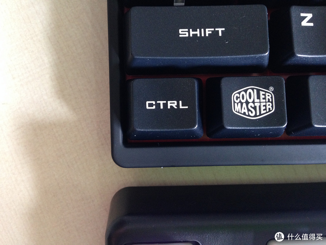 半价大F与大F亲兄弟的对决！CoolerMaster 酷冷至尊 烈焰枪 87 & Leopold FC200R 外观对比测评