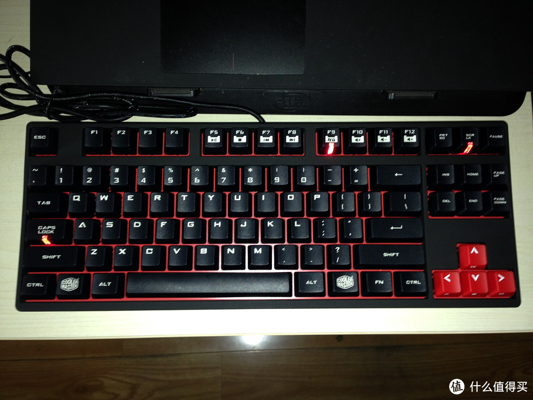 半价大F与大F亲兄弟的对决！CoolerMaster 酷冷至尊 烈焰枪 87 & Leopold FC200R 外观对比测评