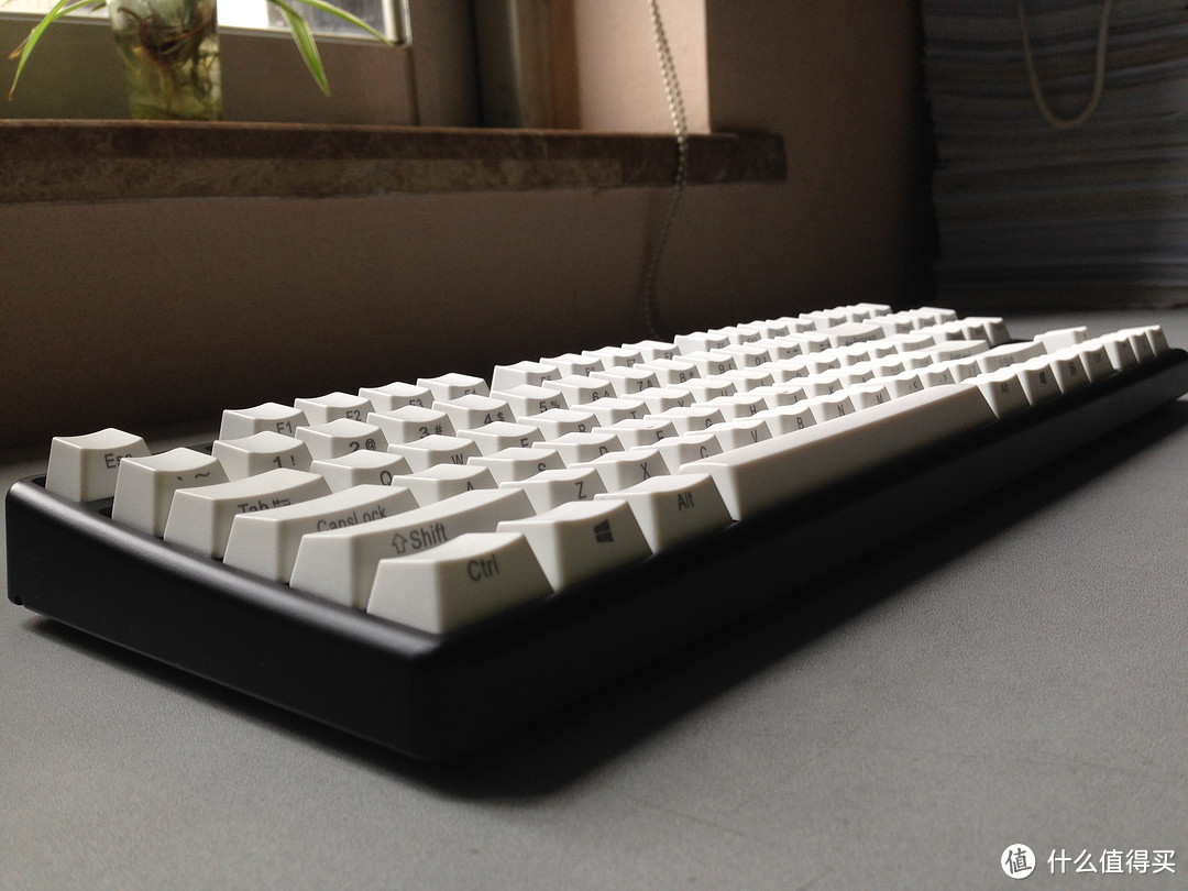 半价大F与大F亲兄弟的对决！CoolerMaster 酷冷至尊 烈焰枪 87 & Leopold FC200R 外观对比测评