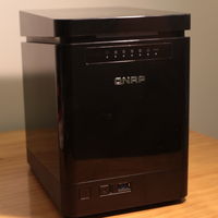 威联通 TS-453mini 迅雷版 四盘位网络存储服务器外观展示(机身|材质|LED灯|电源)