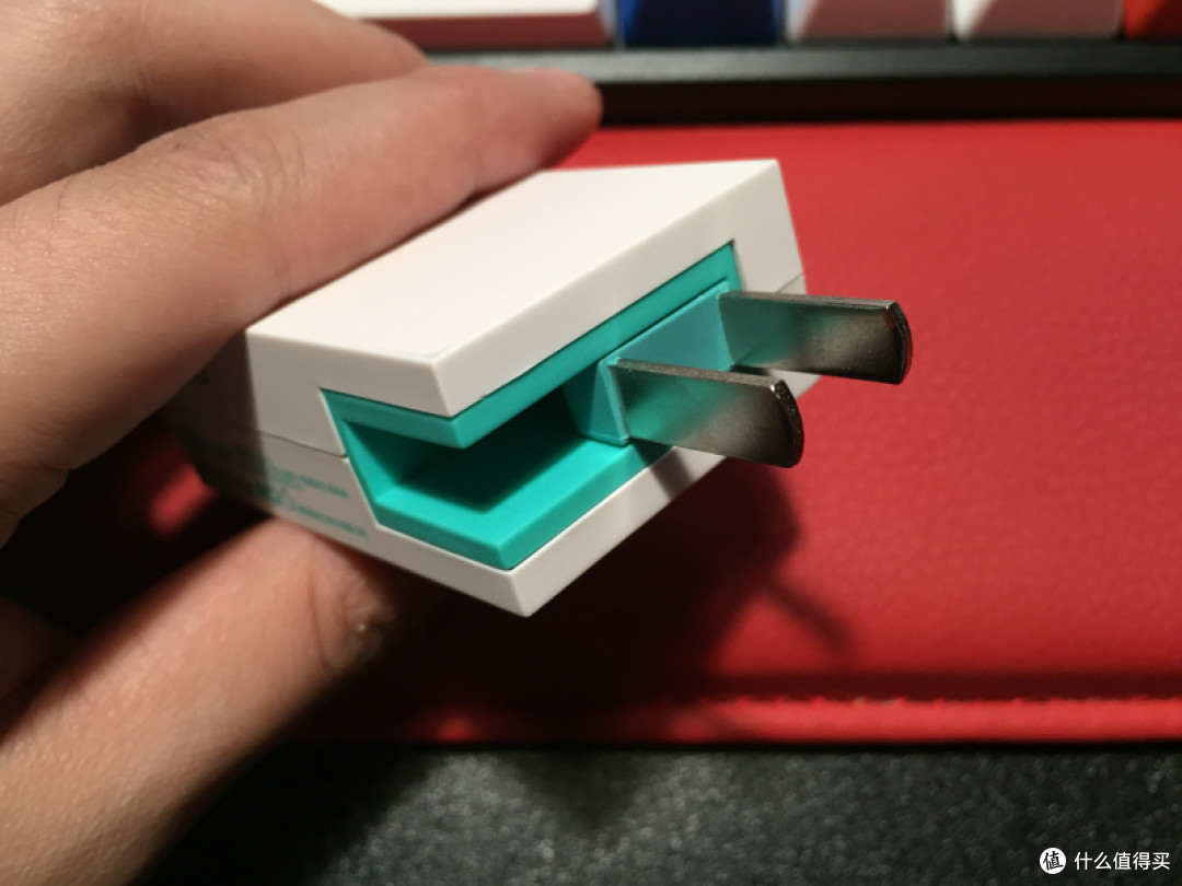 EDC利器:LOCA 2U 充电器